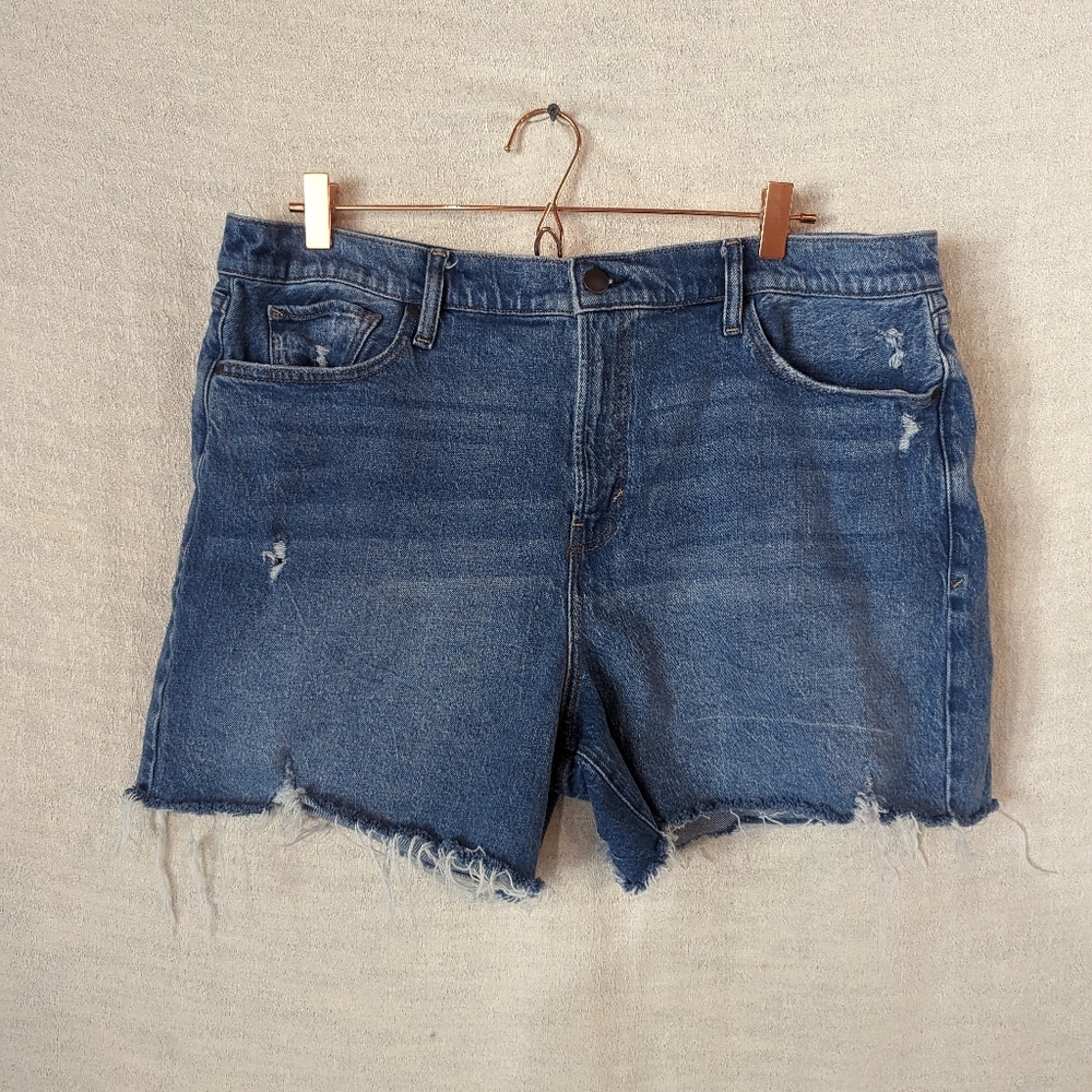 Raw hem jean shorts, high rise boyfriend shorts size 18 (B)